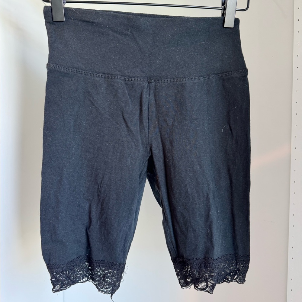 Colsie Black Lace-Hem High-Rise Bike Shorts